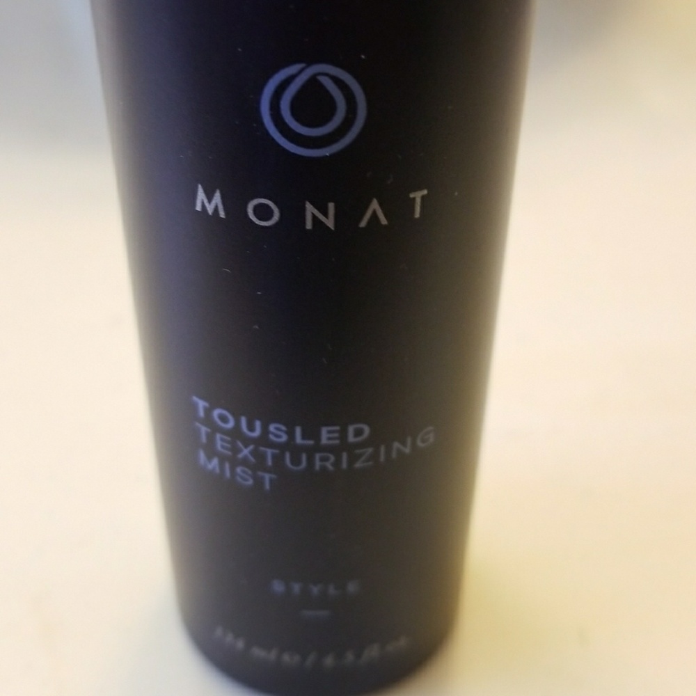 New monat tousled texturizing mist